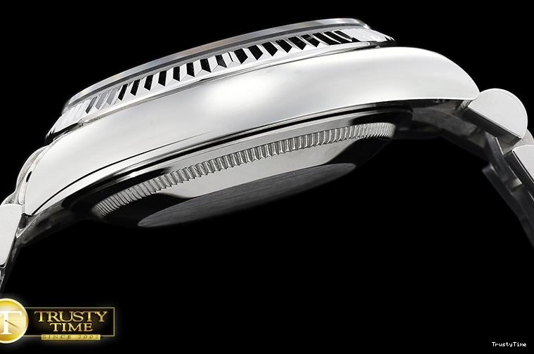 0118 RDD0214C – DayDate 36mm Classic 685